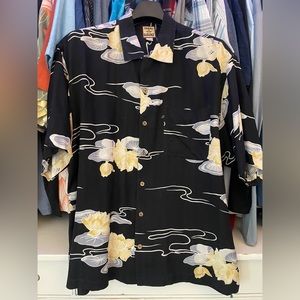 Tommy Bahama-Button Down Camp Shirt-Men’s LARGE-100%Silk